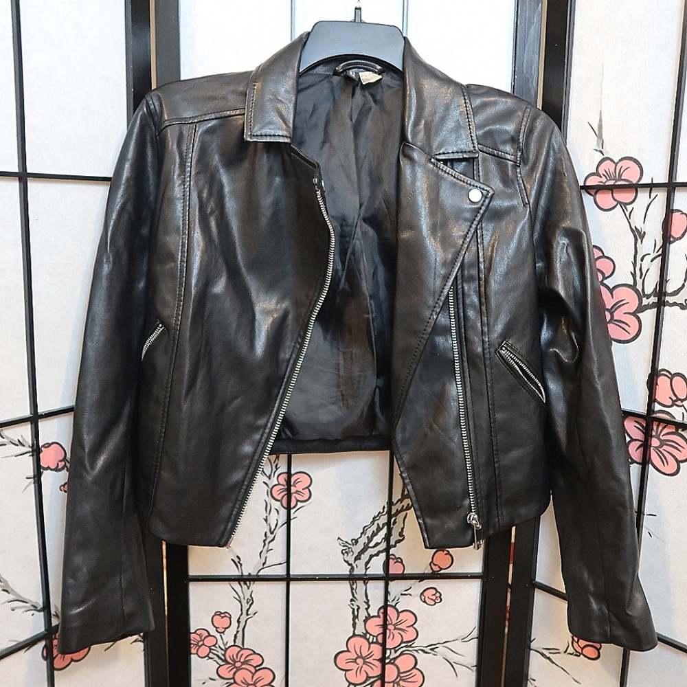 H&M Divided Black Leather Moto Jacket Asymmetrical Zipper Size 7 Zip Sleeves
